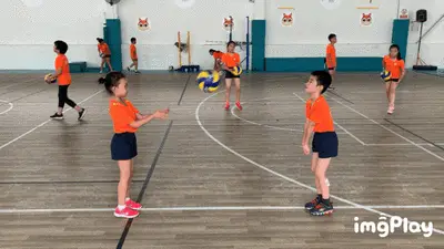 说啥了？詹姆斯把独行侠替补席逗得笑翻天